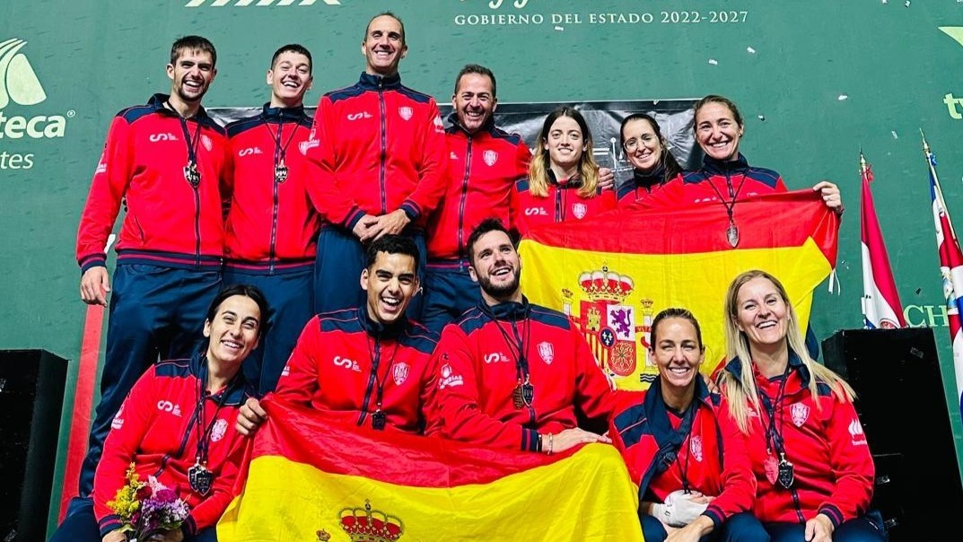 Un ORO histórico en frontenis